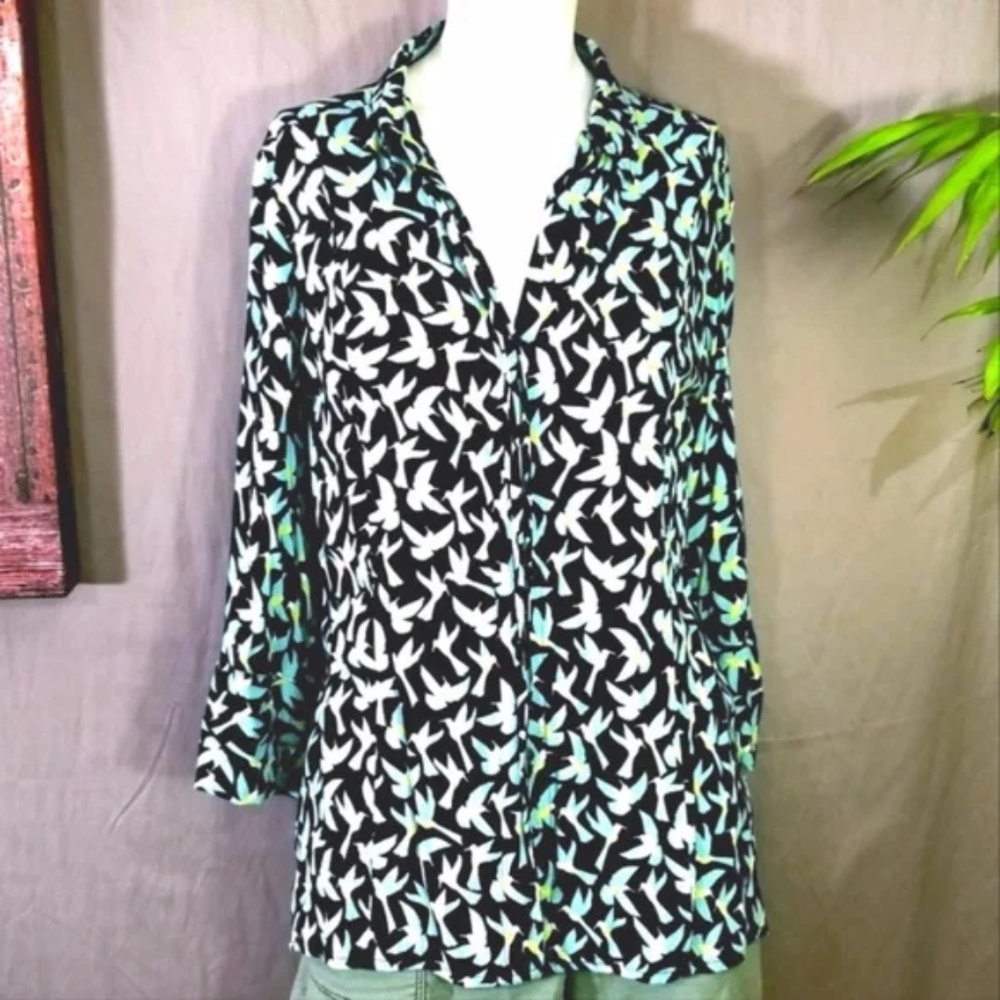 Two By Vince Camuto Button Down Bird Print Top - image 2
